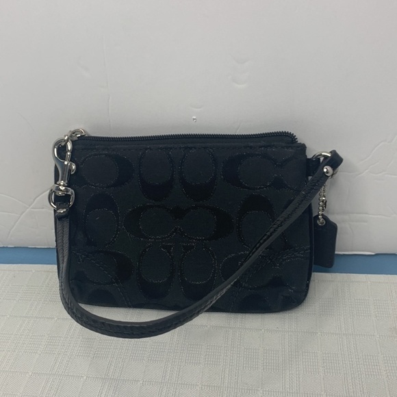 Coach Park Signature Medium Black Fabric Wristlet - Picture 3 of 9